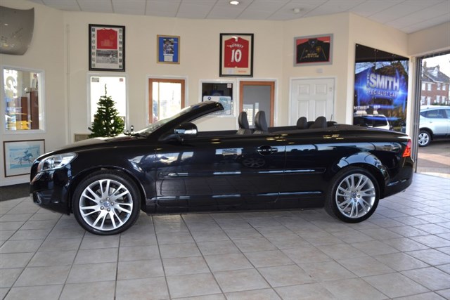 used Volvo C70 D3 SE LUX SOLSTICE CONVERTIBLE ONE OWNER in forest-of-dean-gloucestershire used Volvo C70 D3 SE LUX SOLSTICE CONVERTIBLE ONE OWNER in forest-of-dean-gloucestershire