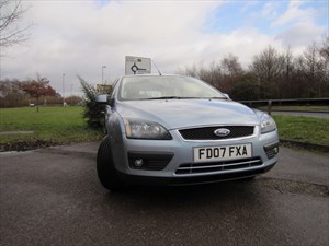 used Ford Focus ZETEC CLIMATE in guildford-surrey used Ford Focus ZETEC CLIMATE in guildford-surrey