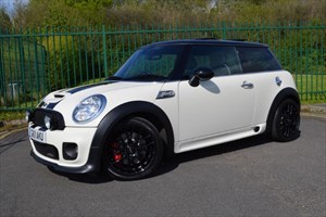 used MINI Hatch JOHN COOPER WORKS * OVER £6,000 OF EXTRAS * in Mid-Glamorgan used MINI Hatch JOHN COOPER WORKS * OVER £6,000 OF EXTRAS * in Mid-Glamorgan