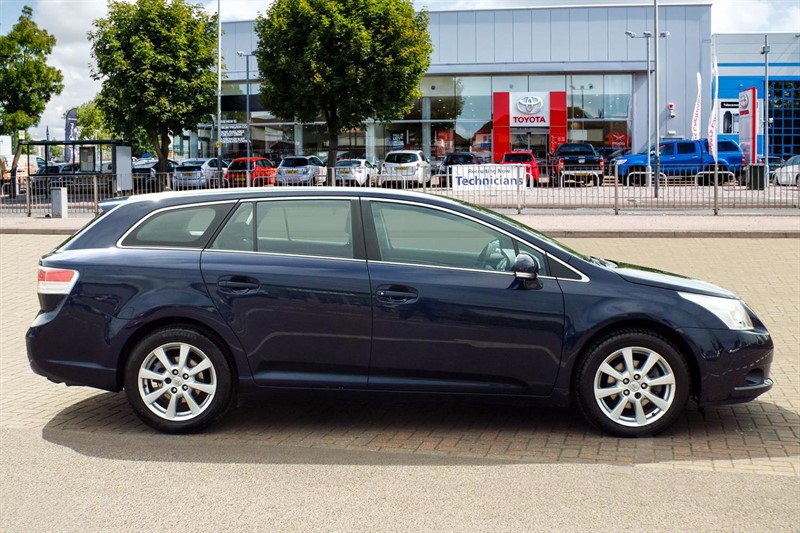 Used toyota avensis cars in uk