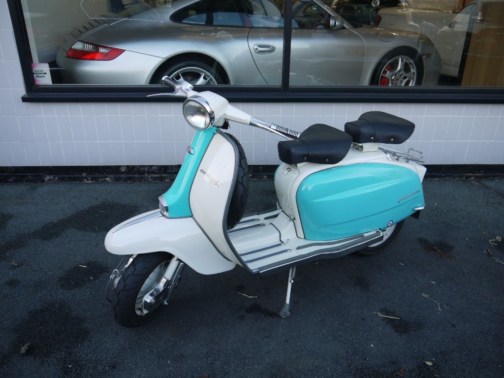  - lambretta-cars-motorbike-petrol_15328795