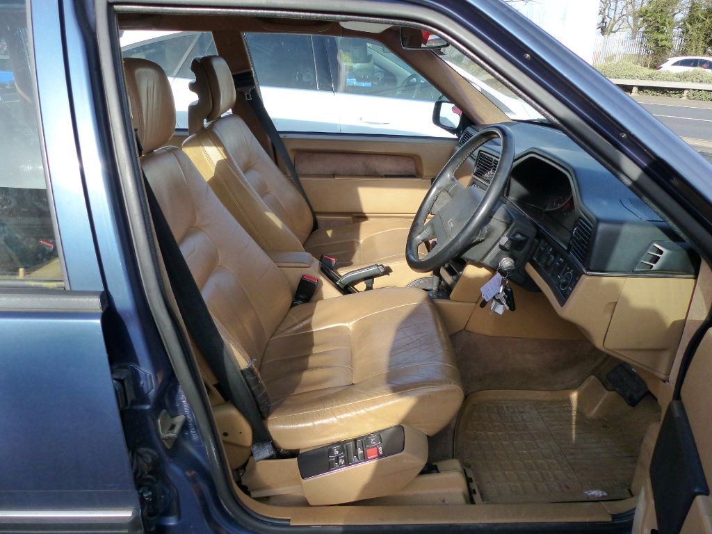 volvo-960-saloon-petrol_21573676.jpg