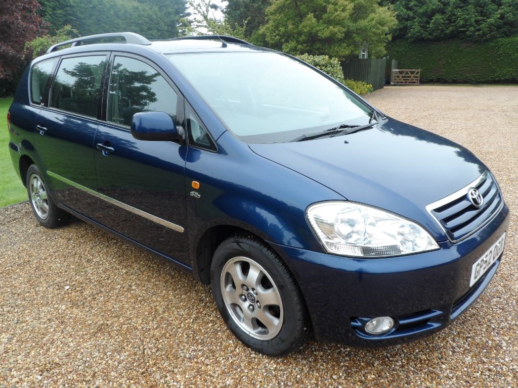 used toyota avensis verso review #3