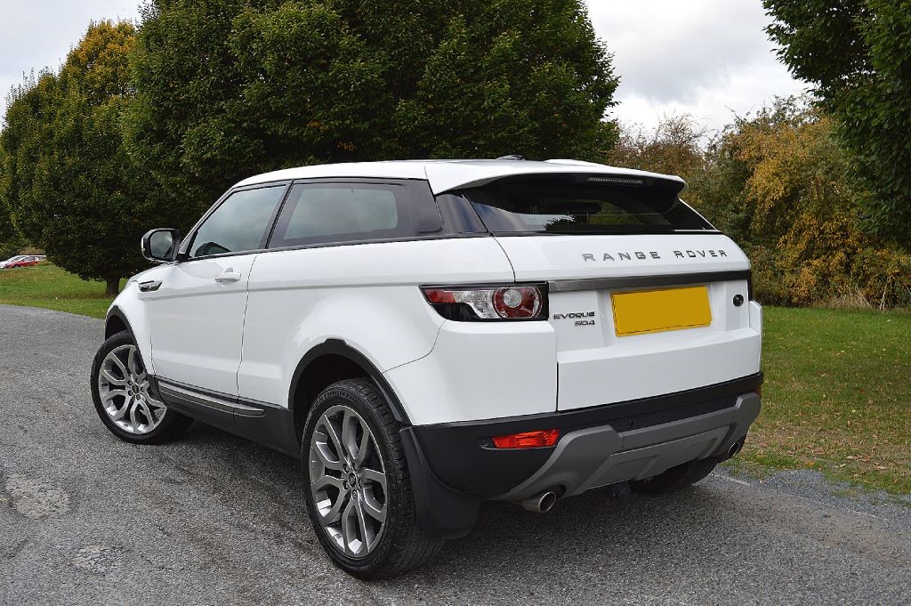 Used Fuji White Land Rover Range Rover Evoque for Sale Essex