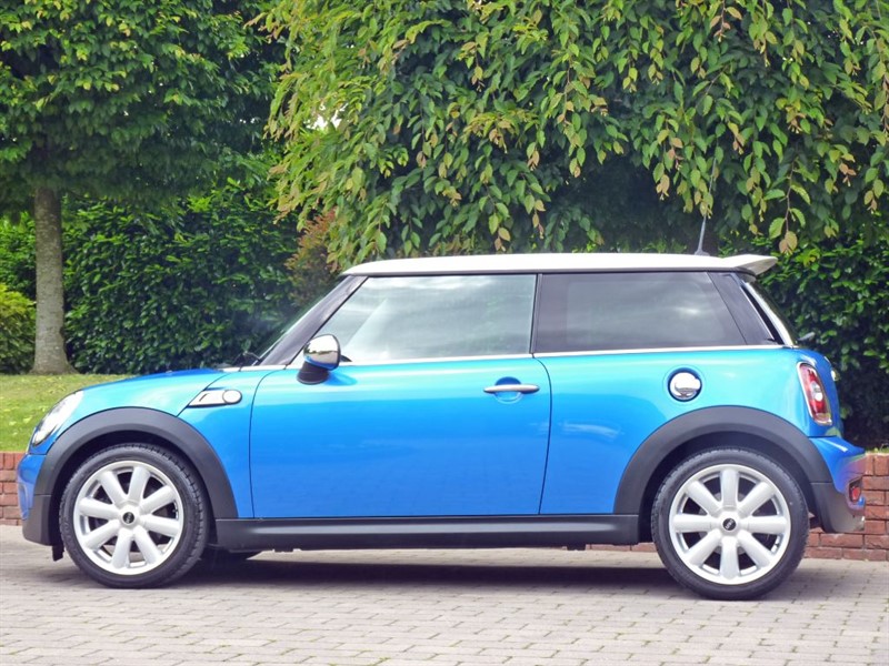 Used Electric Blue Metallic/White Roof MINI Cooper S For Sale Dorset