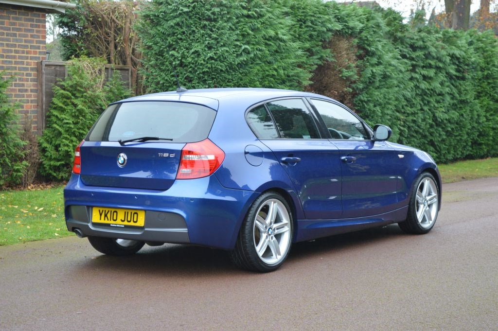 Bmw 118d sport 2010 specification #1