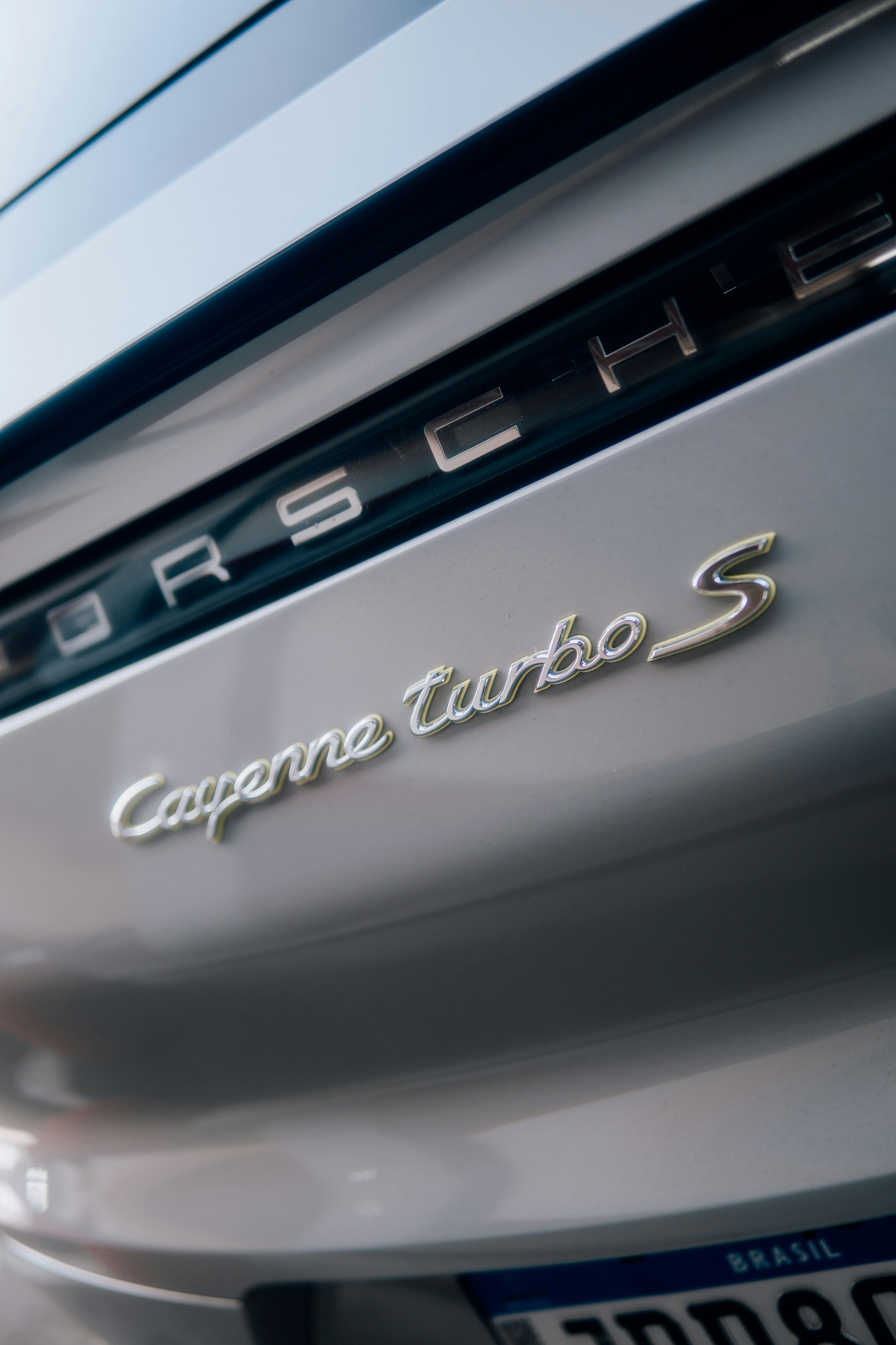 The Best Luxury 4x4 Cars to Enhance Your Lifestyle