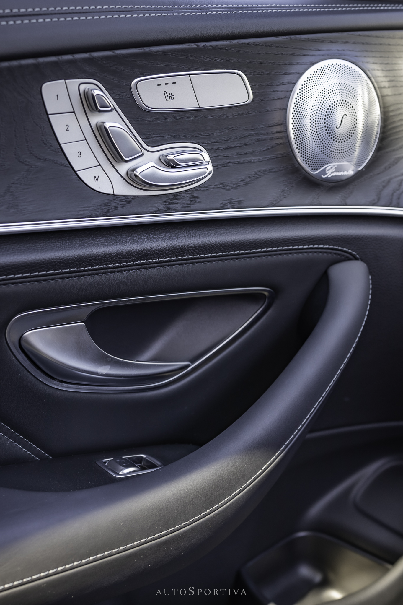 Mastering Long-Distance Journeys: Discover the Ultimate Luxury Car Picks at AutoSportiva