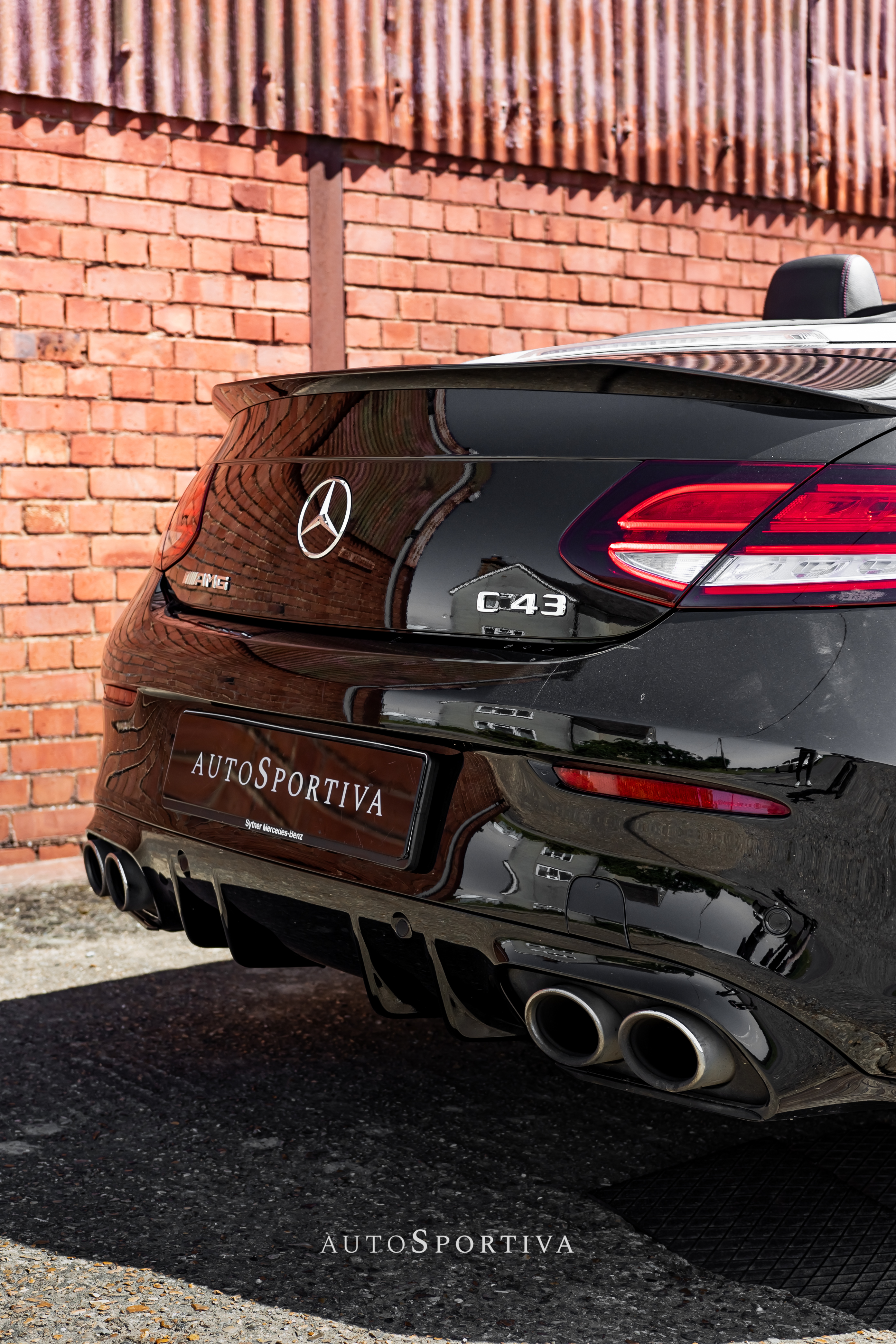 Decoding the Pros and Cons: Should You Invest in a Second-Hand Luxury Car?