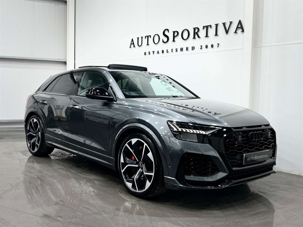Lamborghini Urus vs. Audi RS Q8: A £100k Price Difference - Is It Worth It?