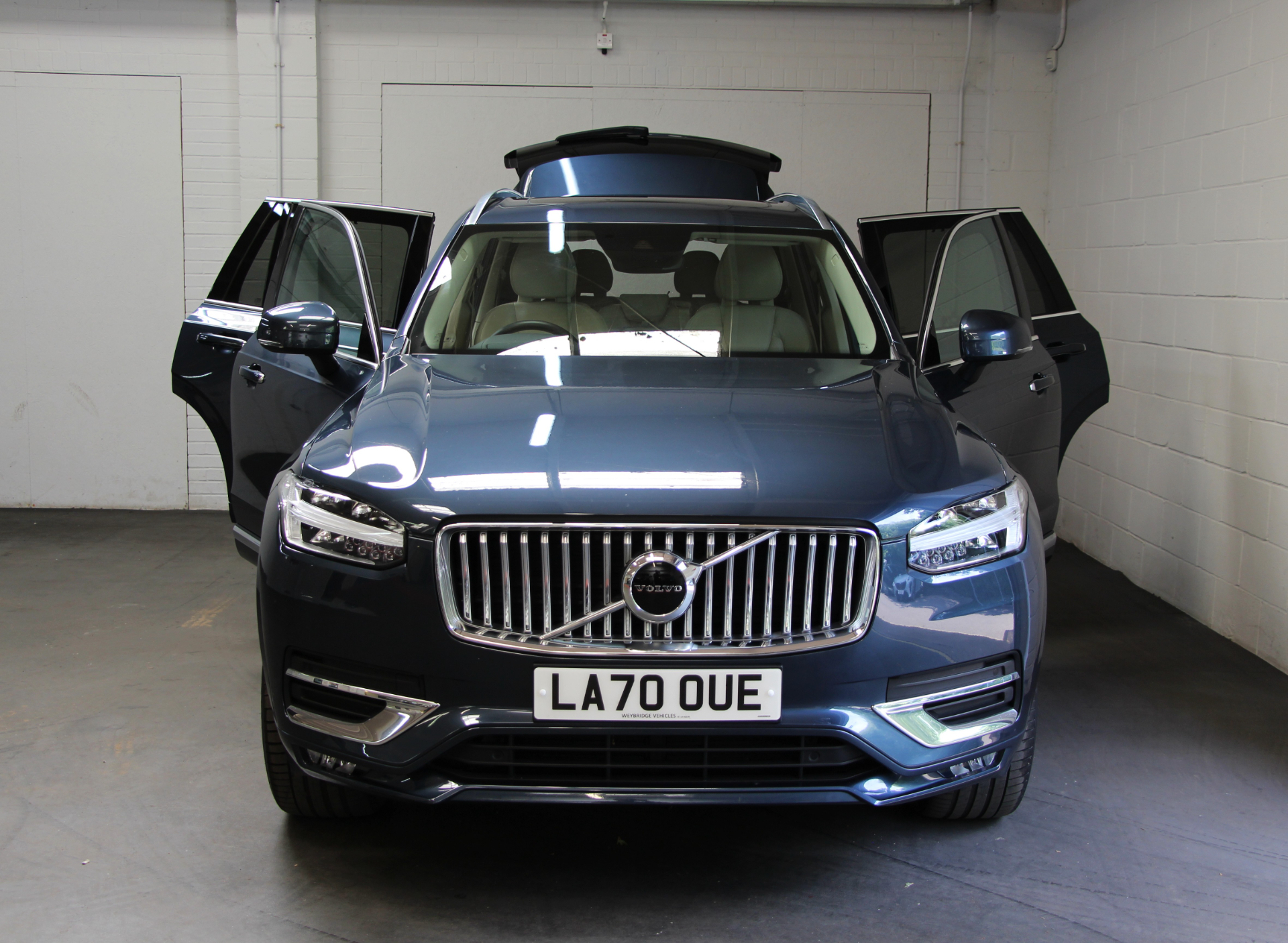 2021 Volvo XC90 thumbnail 11