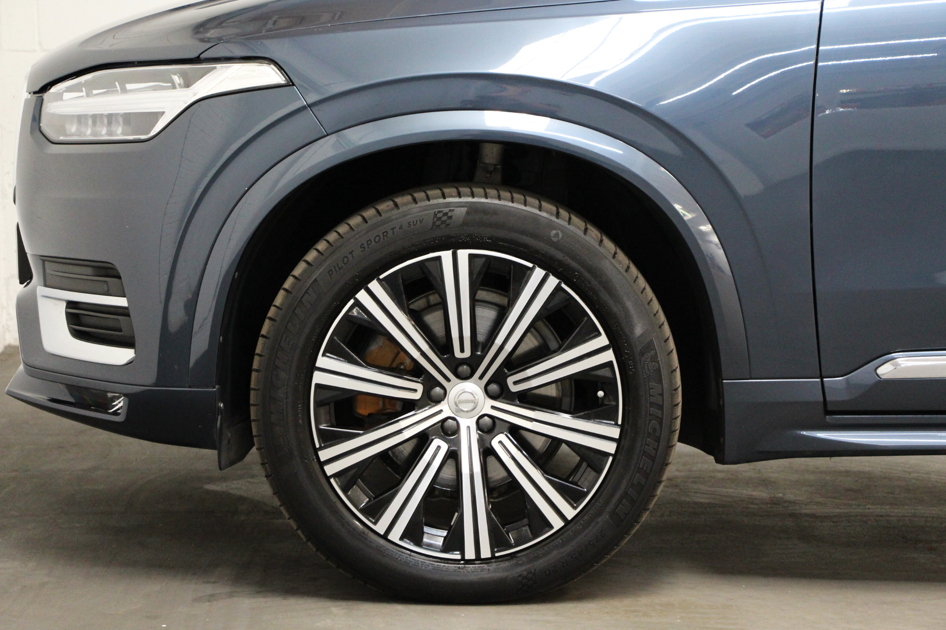 2021 Volvo XC90 thumbnail 3
