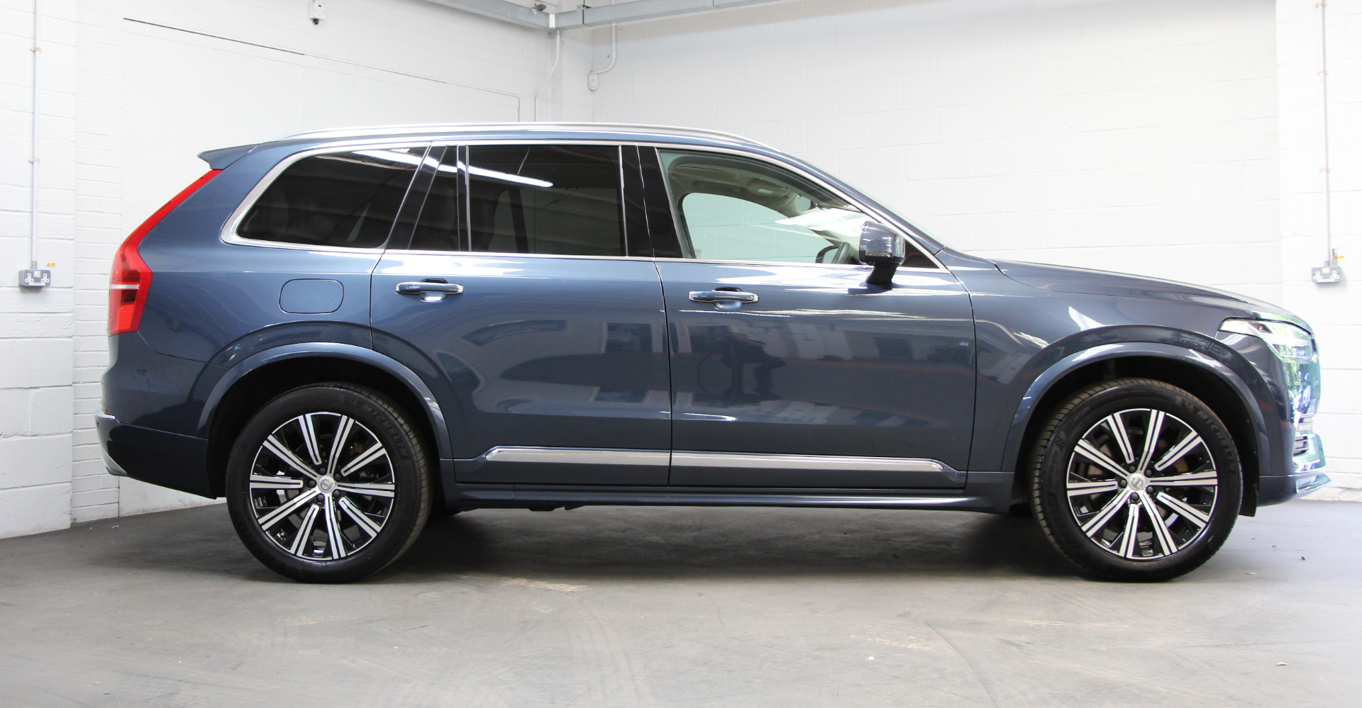 2021 Volvo XC90 thumbnail 9
