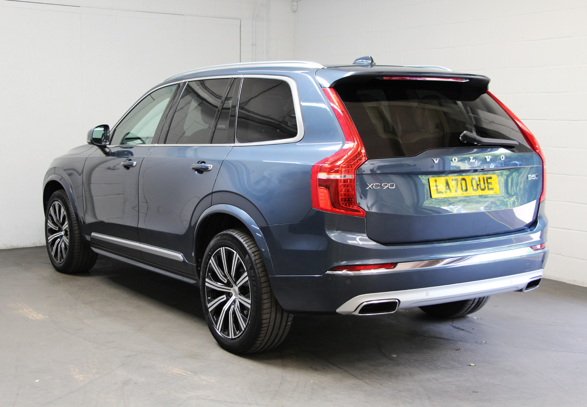 2021 Volvo XC90 thumbnail 14
