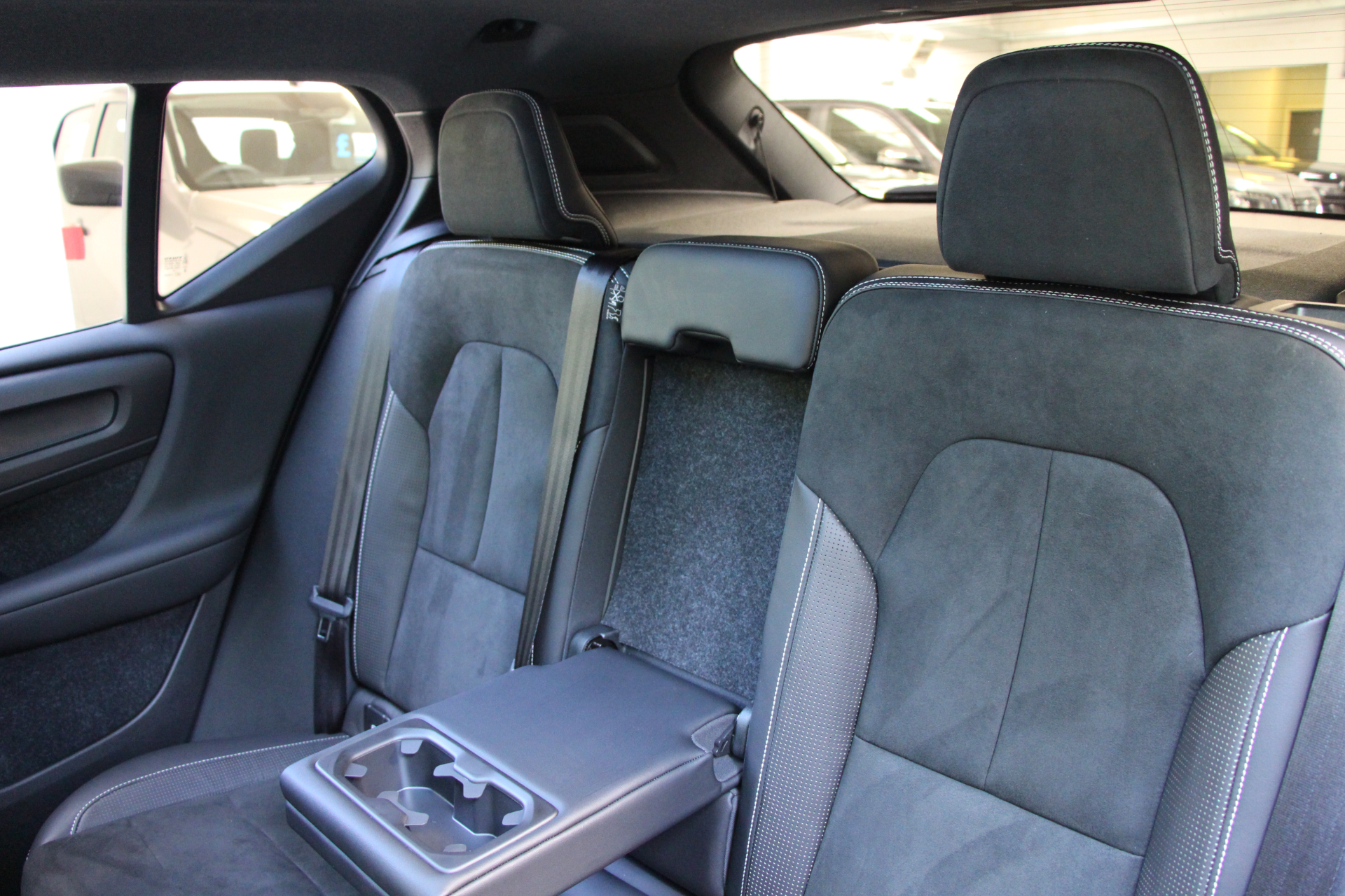 2019 Volvo XC40 thumbnail 24