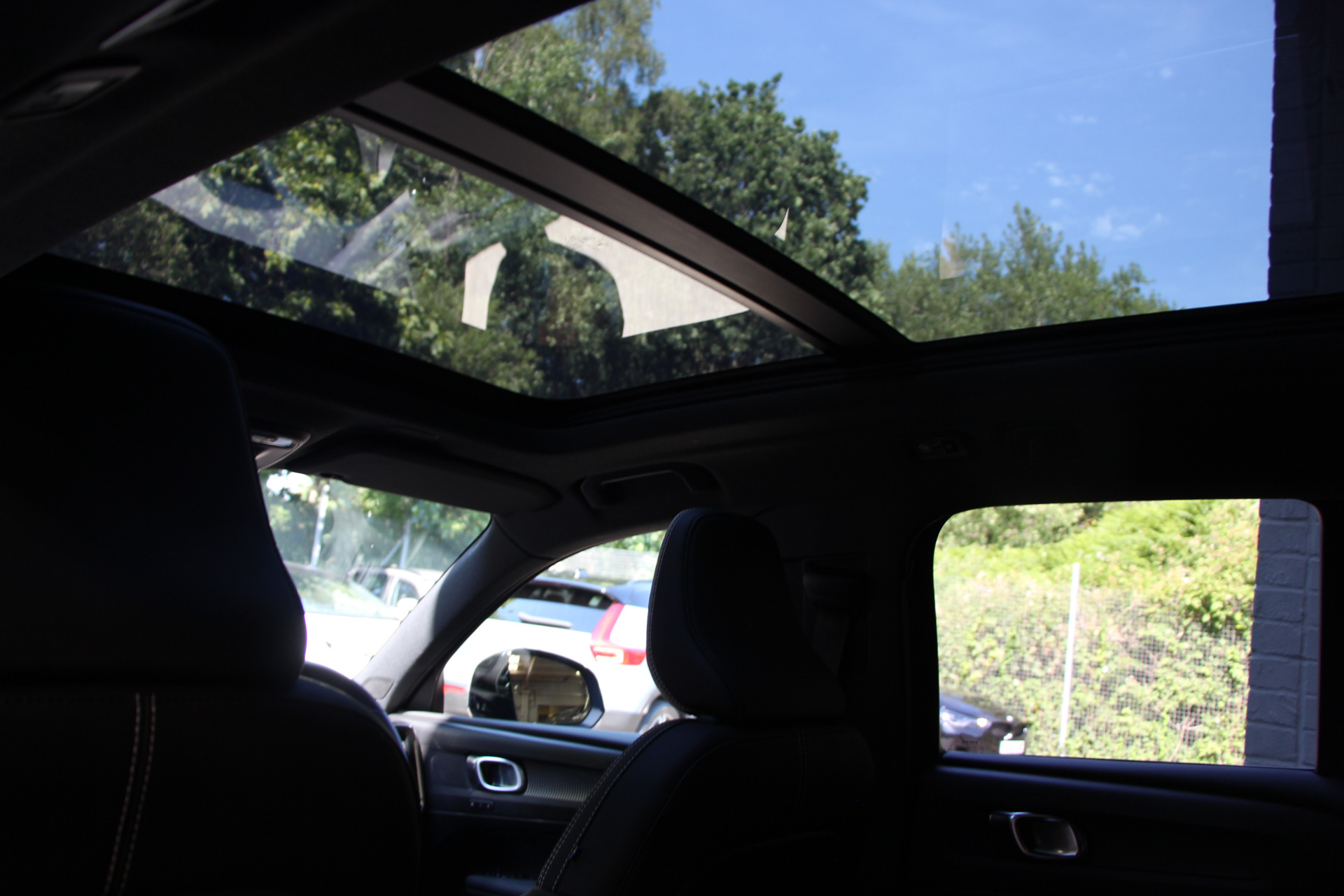 2019 Volvo XC40 thumbnail 2