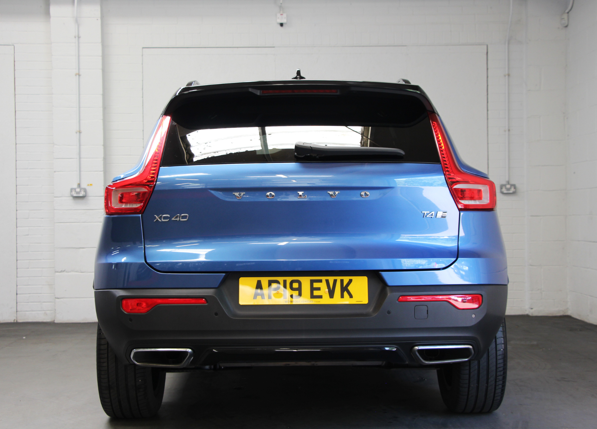 2019 Volvo XC40 thumbnail 16