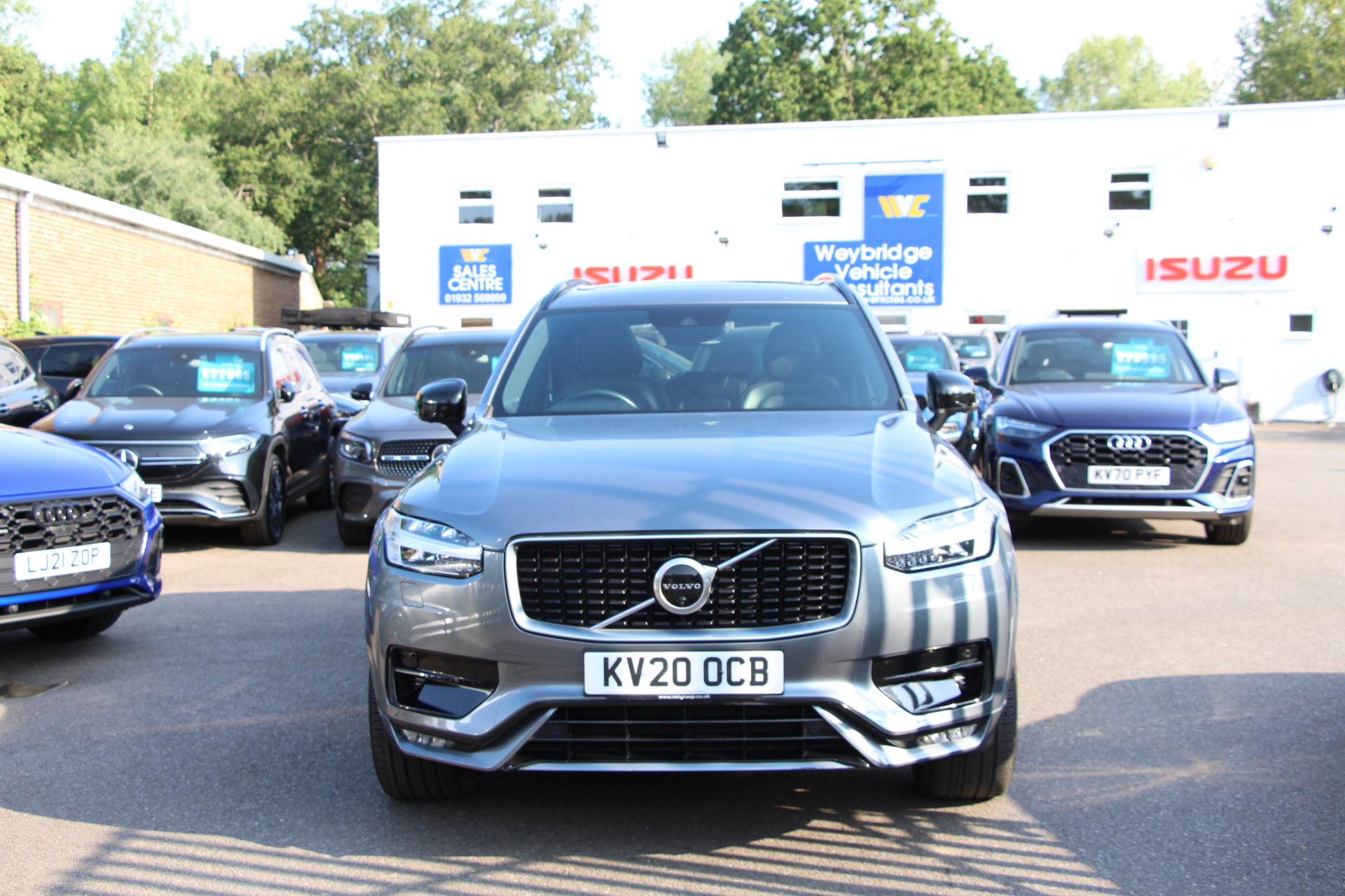 2020 Volvo XC90 — photo 1 of 4