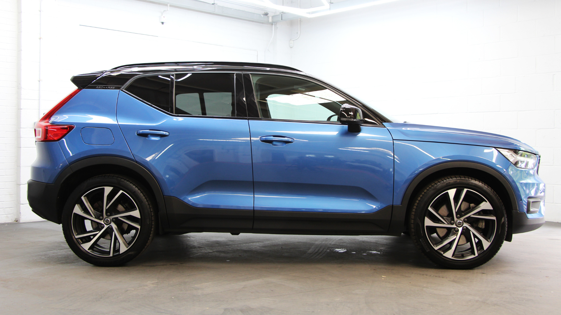 2021 Volvo XC40 thumbnail 9