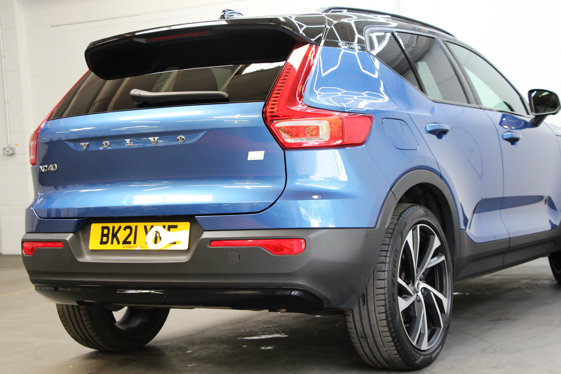 2021 Volvo XC40 thumbnail 16