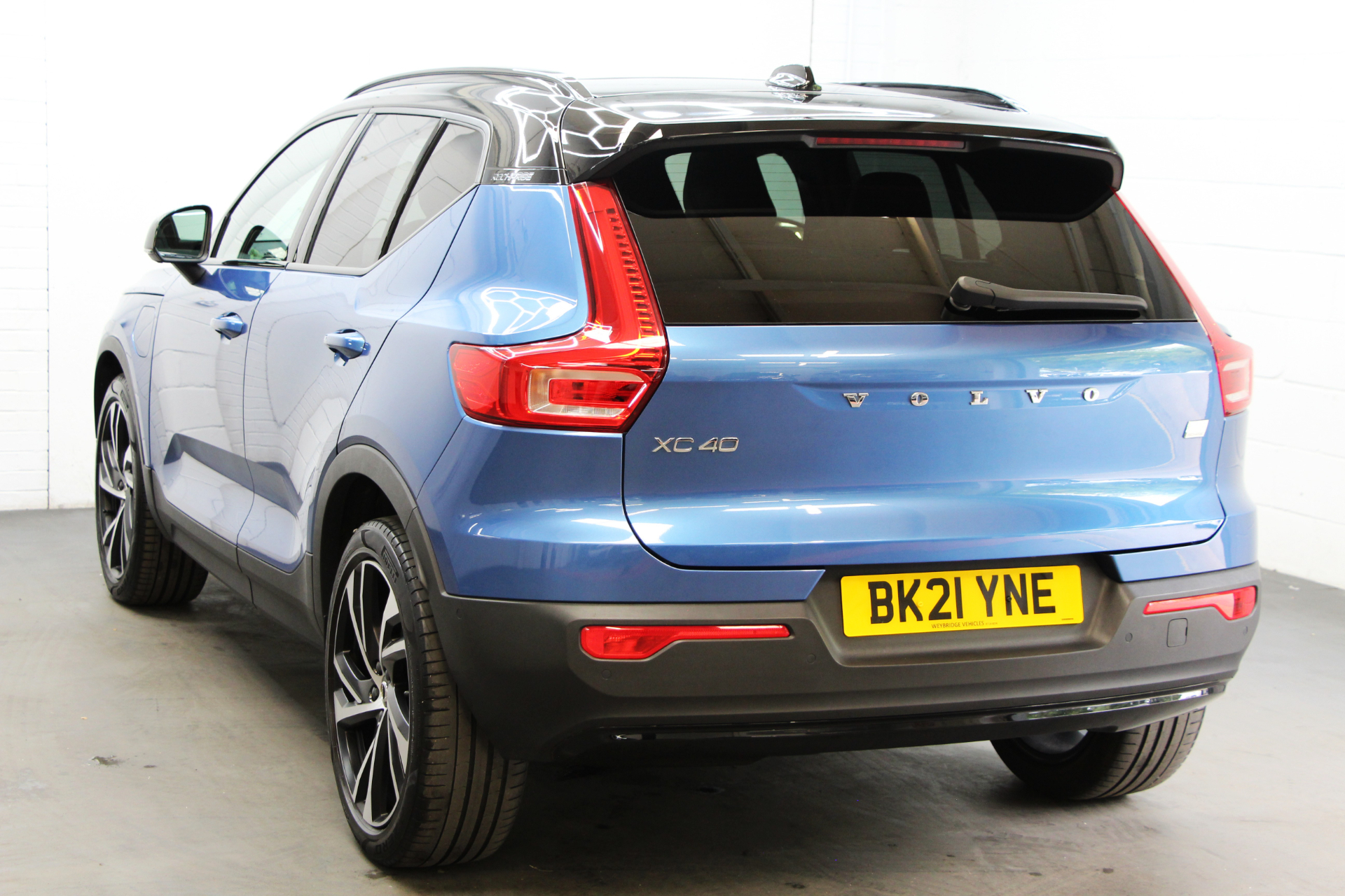 2021 Volvo XC40 thumbnail 17