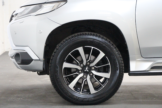 Used Mitsubishi Shogun