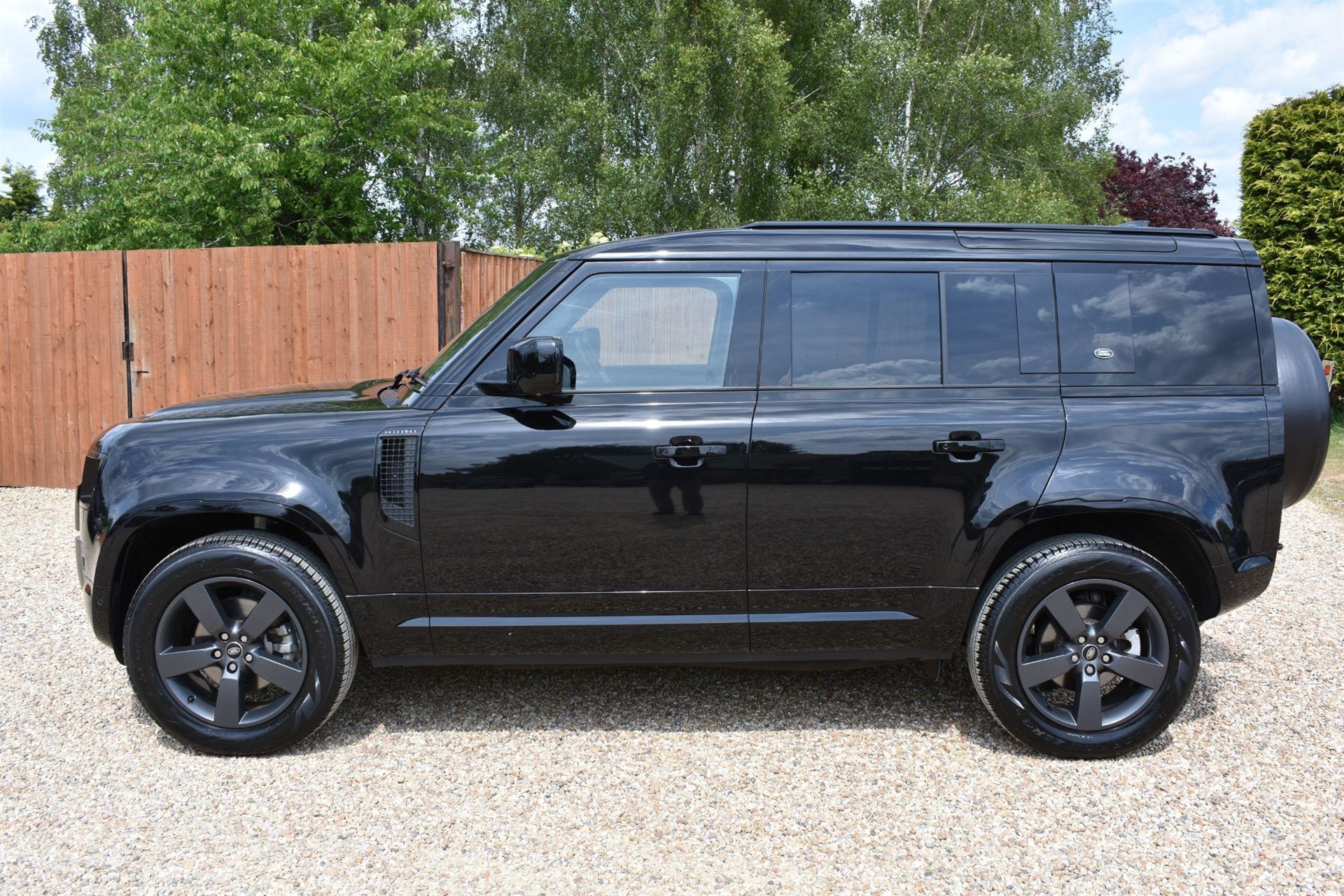 Used Land Rover Defender 110 3.0 D250 MHEV X-Dynamic SE Auto 4WD Euro 6 ...