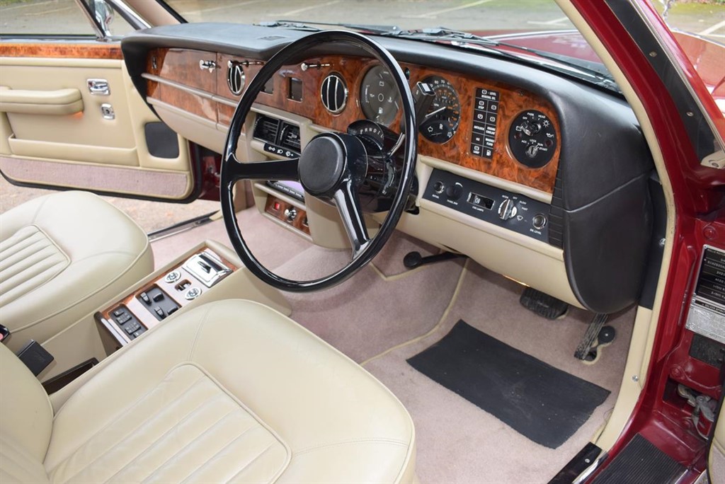 ROLLSROYCE SILVER SPIRIT REVIEW  Classic Cars For Sale