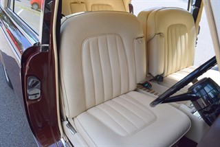 Used Rolls-Royce Silver Wraith from Hanwells of London