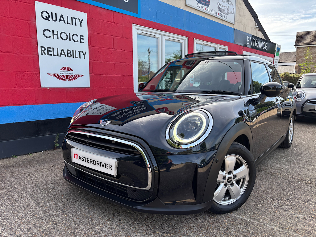 2022 MINI Hatch