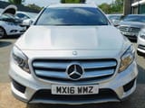 Mercedes GLA220