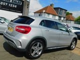 Mercedes GLA220