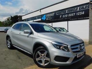 Mercedes GLA220