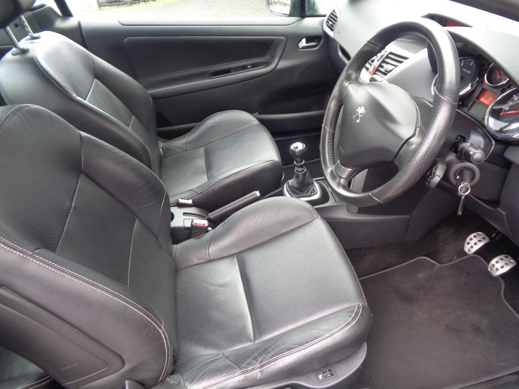 Peugeot 207 interior - Car Body Design