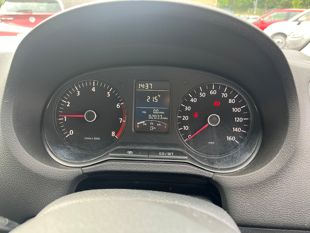2010 10 VOLKSWAGEN POLO