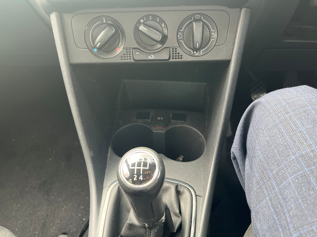 2010 10 VOLKSWAGEN POLO