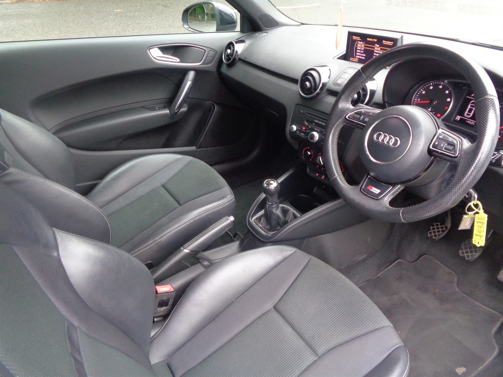 Audi A1, brilliant black