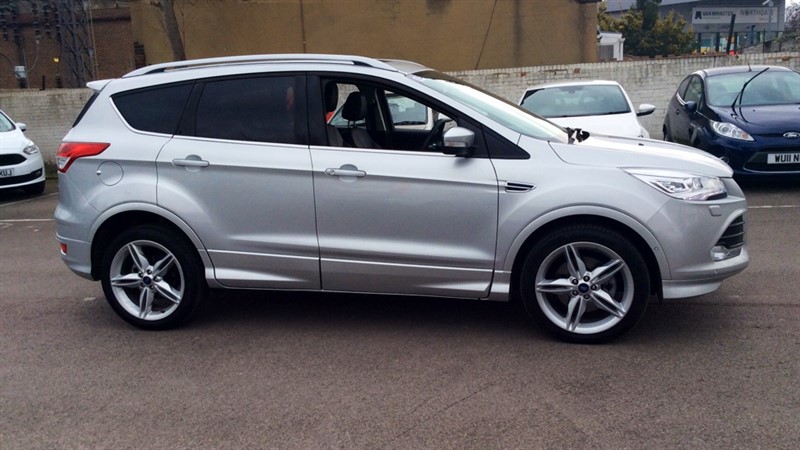 What is the kerb weight of a ford kuga