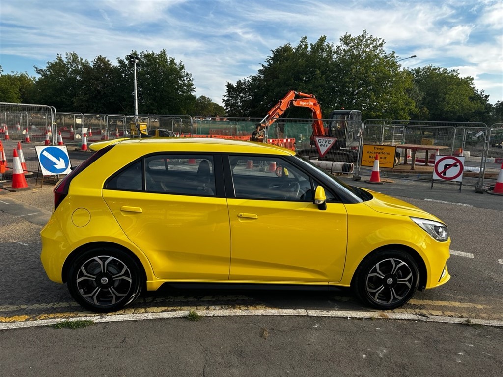 ジョイクラマーMG③ Used YELLOW MG MG3 for sale in Hampshire and Surrey | The Garrison