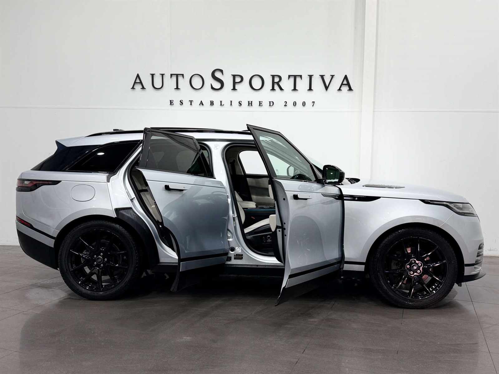 Range Rover Velar Scuttle Used Land Rover Range Rover Velar Rover Velar R-Dynamic HSE D MHEV Auto ...