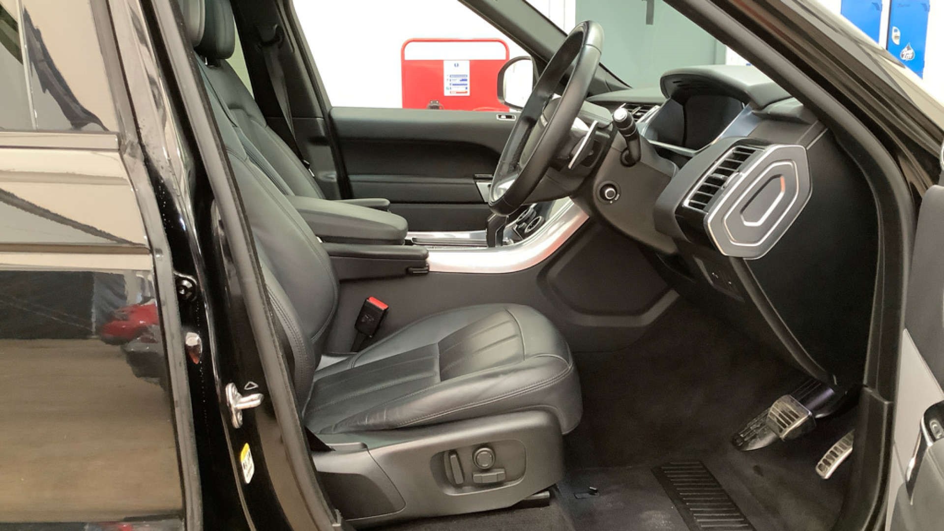 Used Land Rover Range Rover Sport HSE Silver D MHEV Auto 4WD ...