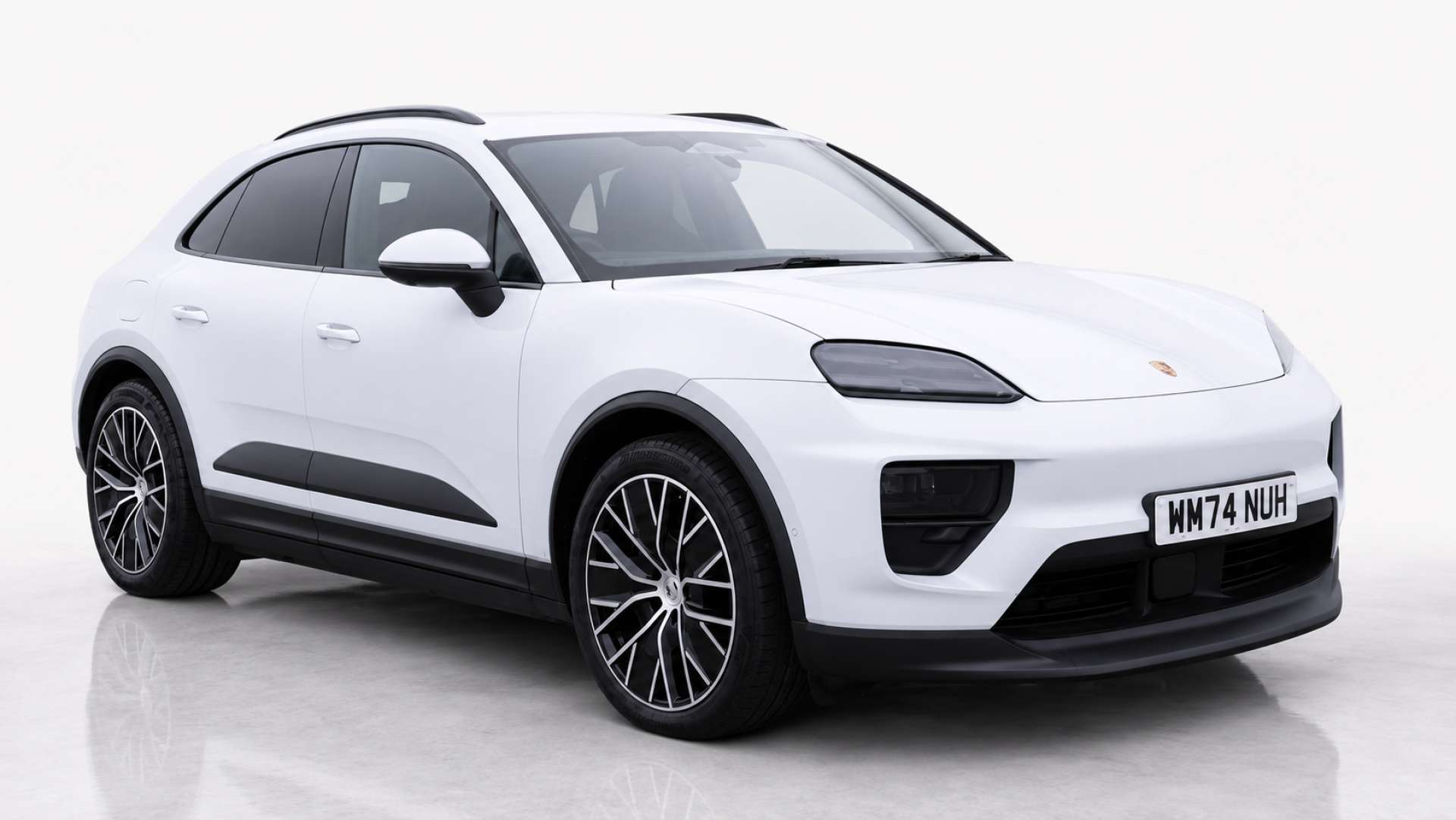 2024 PORSCHE MACAN