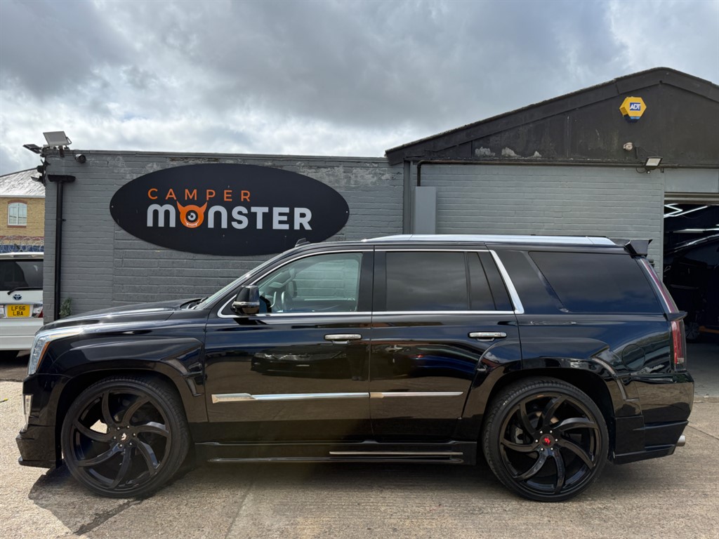 None CADILLAC ESCALADE 7 SEATER CADILLAC ESCALADE 6.2 V8 SPORT LUXURY SUV 5DR PETROL AUTOMATIC... photo