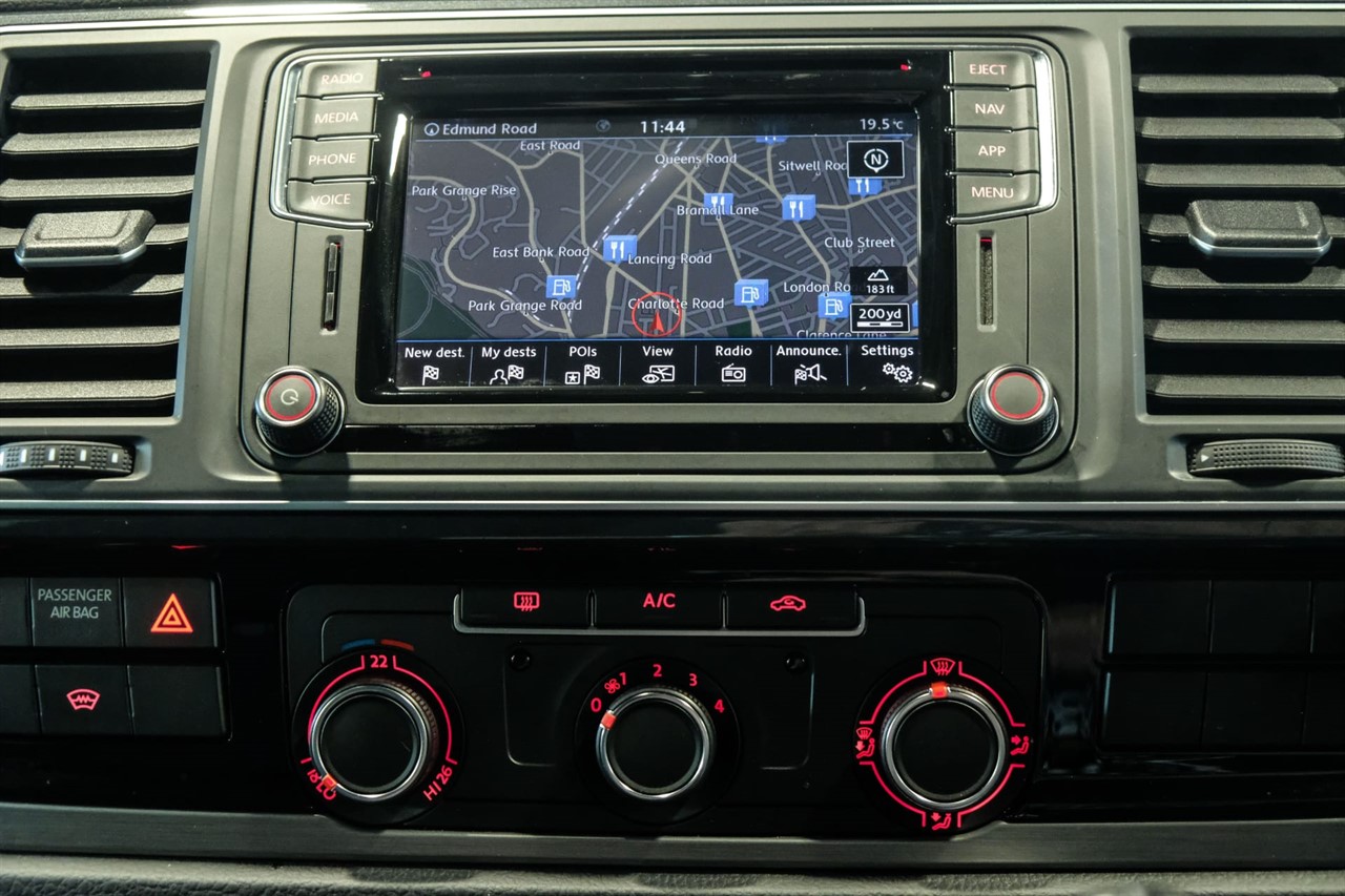 VW Navigation Ausbau./Navigation Car Radio remove 