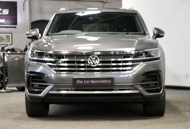 Easy open touareg