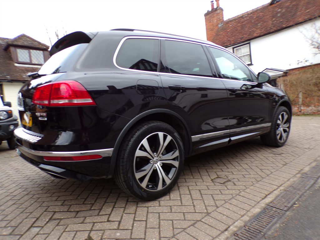 Used Volkswagen Touareg from Shere Garages Ltd