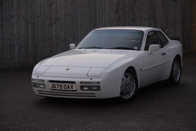 Porsche 944