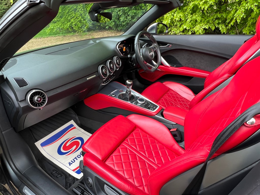 2008 Audi TT 3.2 Mk II | Magma Red interior of the 2008 Audi… | Flickr