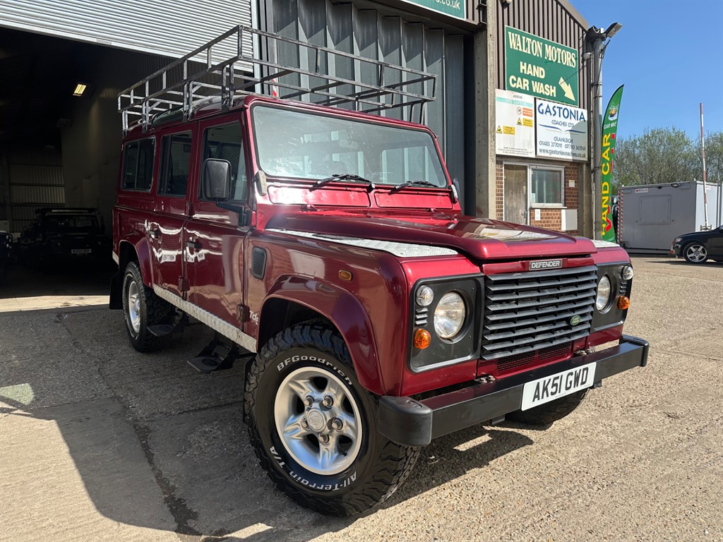 2001 Land Rover Defender 110 COU...