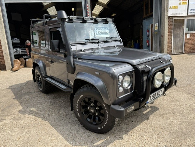 2001 Land Rover Defender 90 COU...